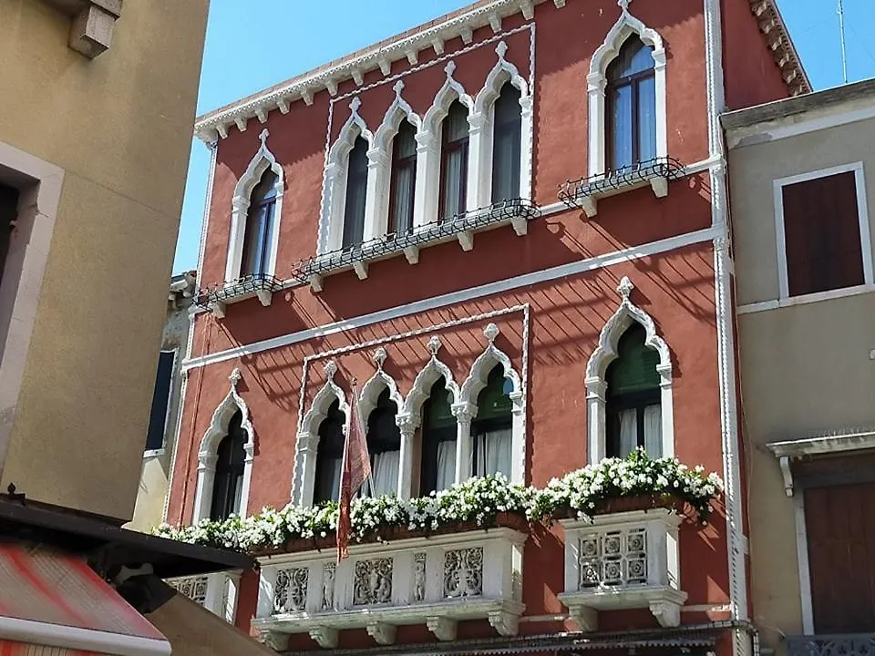 Palazzo Della Torre contacts