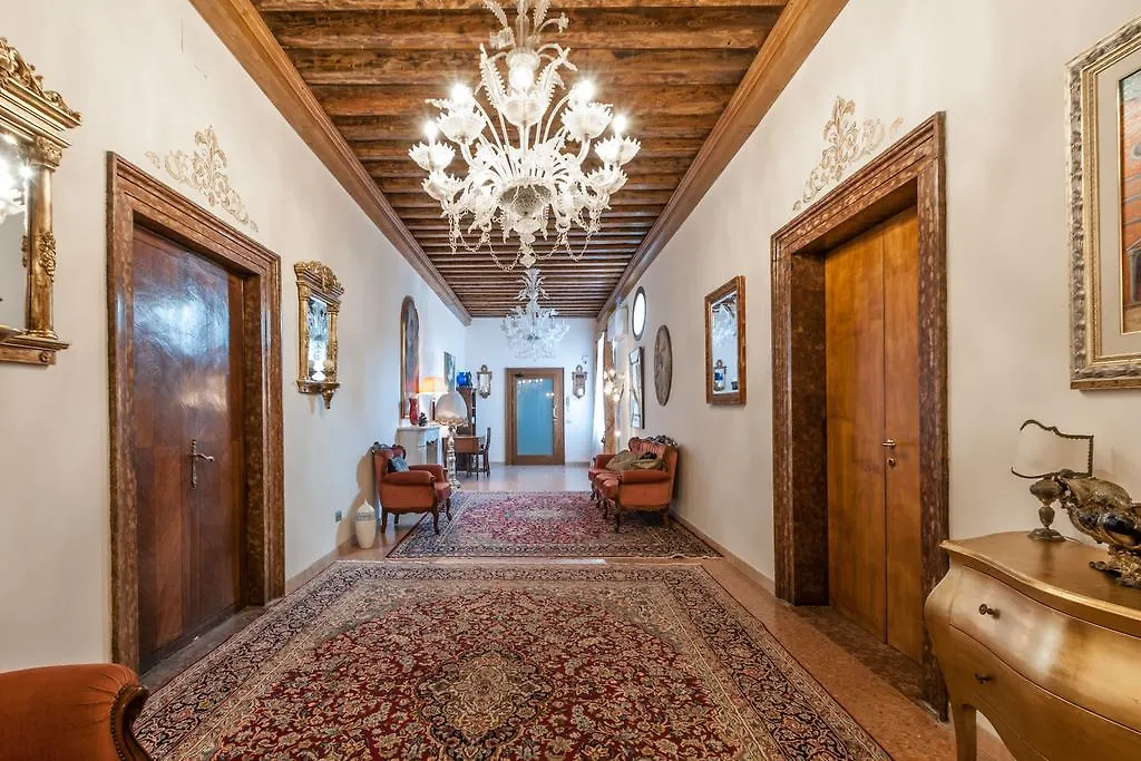 Palazzo Della Torre Apartment Venice